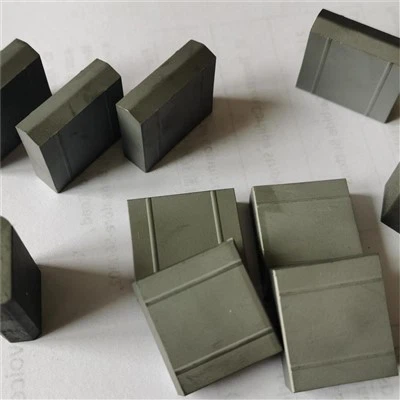 Sisipan Karbida untuk Tepi Potong Bajak Salji